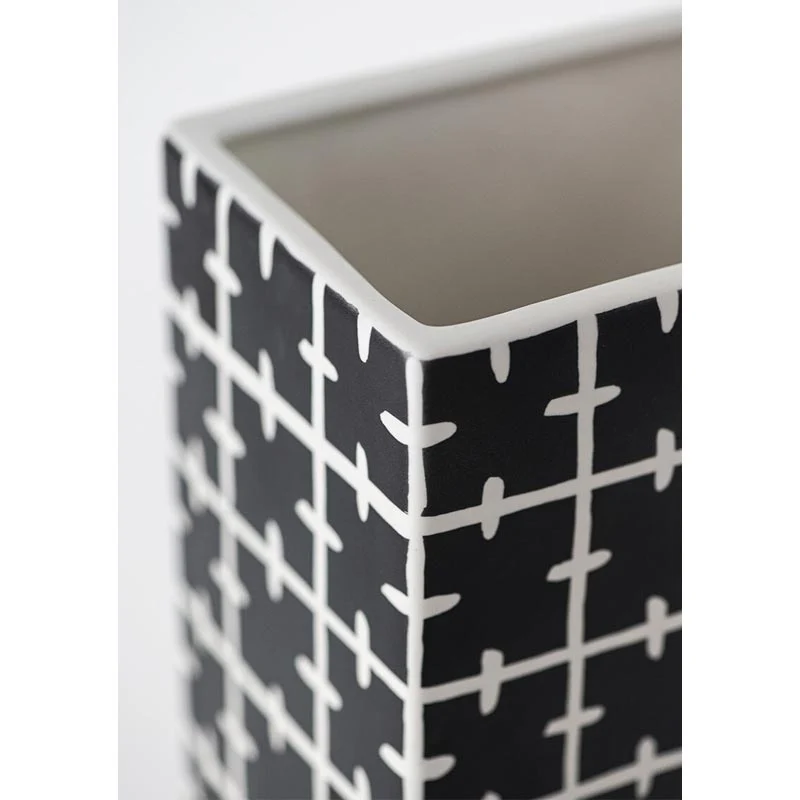 Prima Rectangular Optical Vase (ABA 11) - Matt black on matt white - by Nuoveforme - exclusive - Image 2