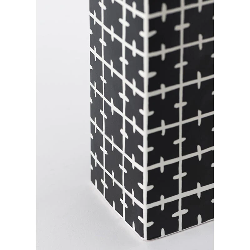 Prima Rectangular Optical Vase (ABA 11) - Matt black on matt white - by Nuoveforme - exclusive - Image 3