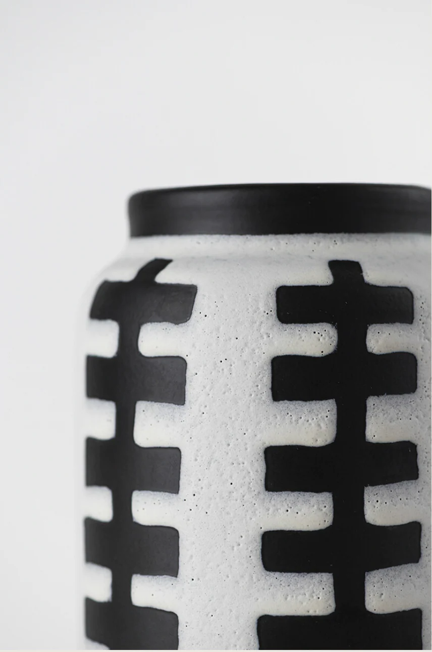 Optical Round Monochrome Vase (ABA 12) by Nuove Forme (exclusive) - Image 3