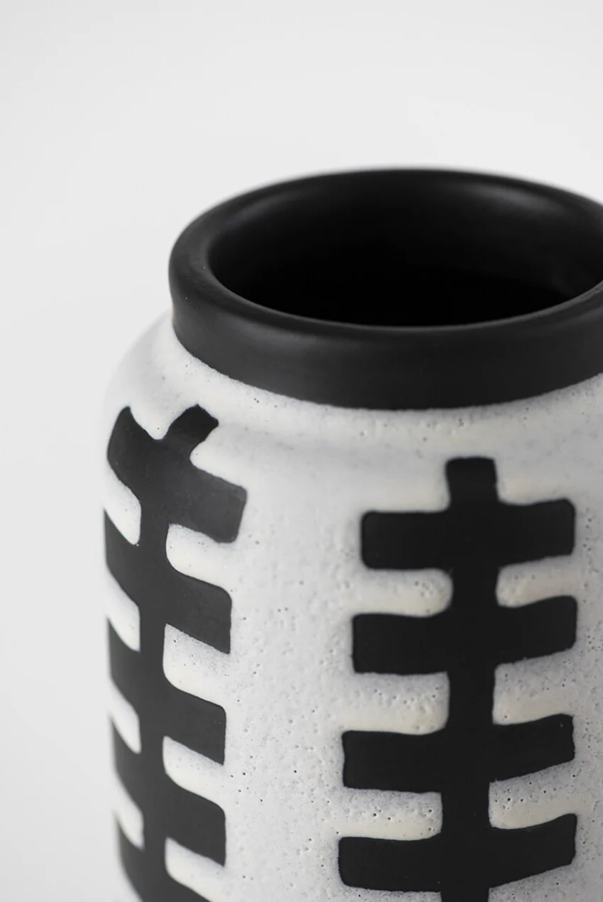 Optical Round Monochrome Vase (ABA 12) by Nuove Forme (exclusive) - Image 4