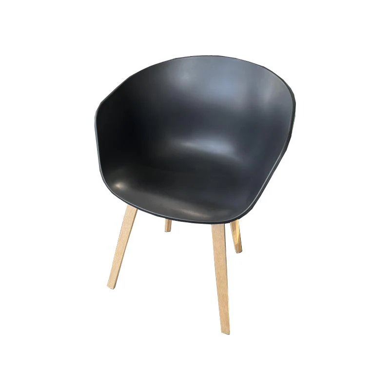 About a Chair AAC22 in black - des. Hee Welling (made by Hay) - Image 2