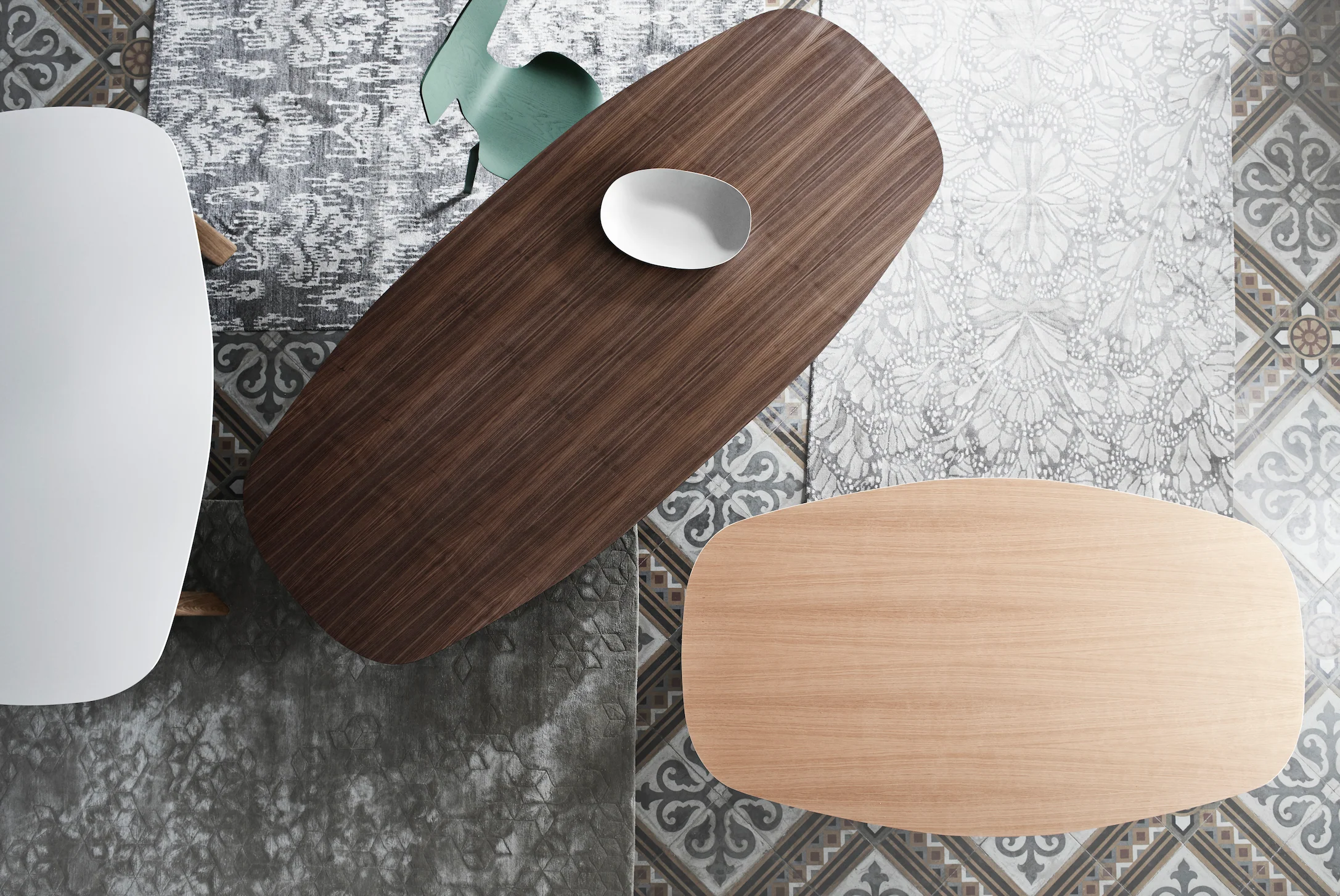 Analogue Dining table des. Jaime Hayon - White / Oak - made by Fritz Hansen - Image 10