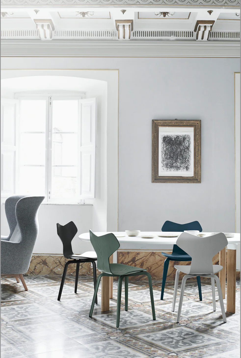 Analogue Dining table des. Jaime Hayon - White / Oak - made by Fritz Hansen - Image 11