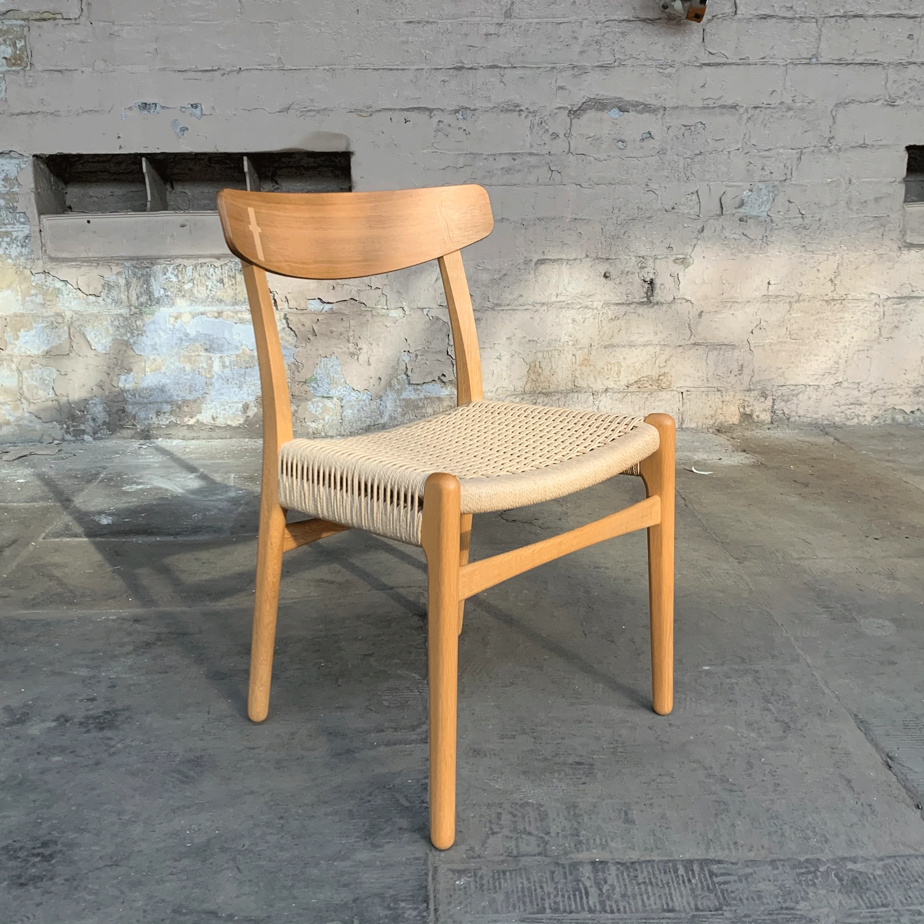 CH23 Dining Chair - oak frame with walnut backrest - des Hans J. Wegner, (made by Carl Hansen & Son) - Image 2