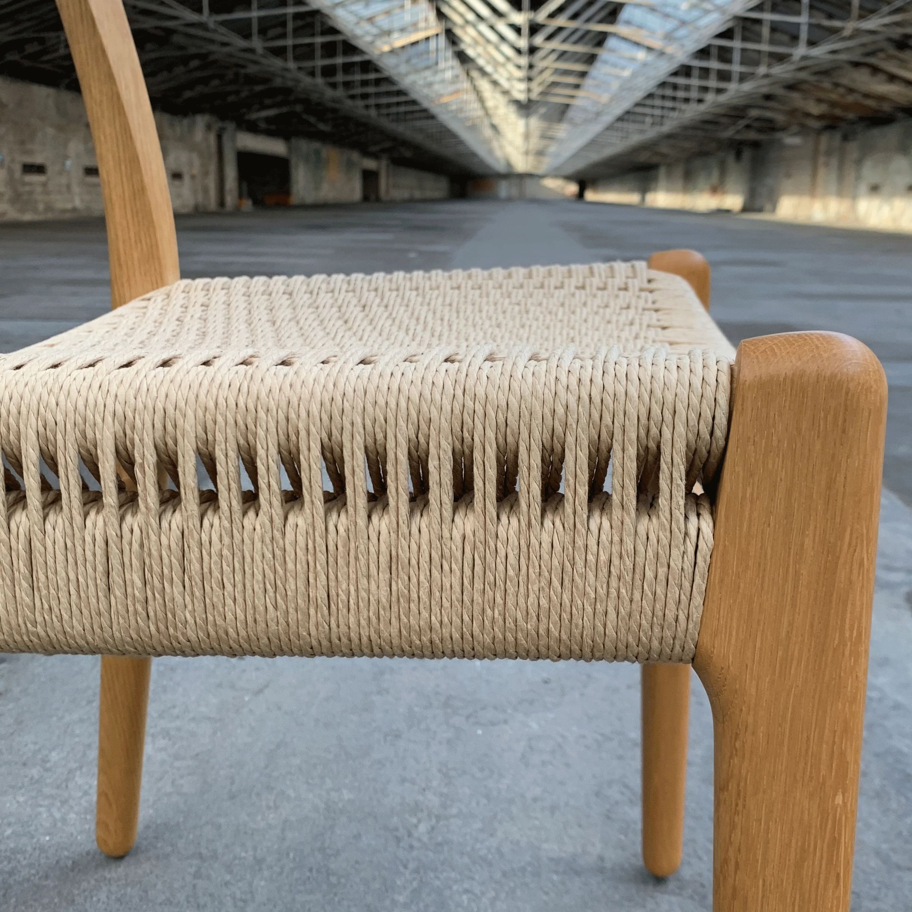 CH23 Dining Chair - oak frame with walnut backrest - des Hans J. Wegner, (made by Carl Hansen & Son) - Image 5