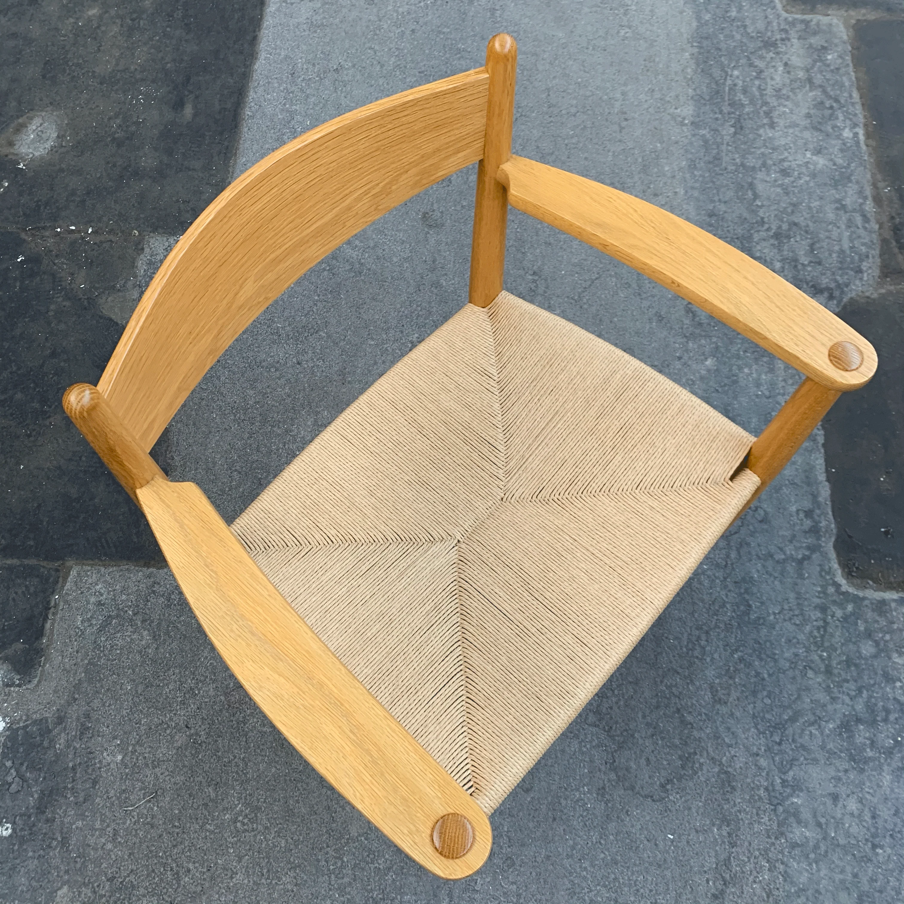 CH37 dining armchair in lacquered oak - Hans J. Wegner, 1962 (made by Carl Hansen & Son) - Image 2