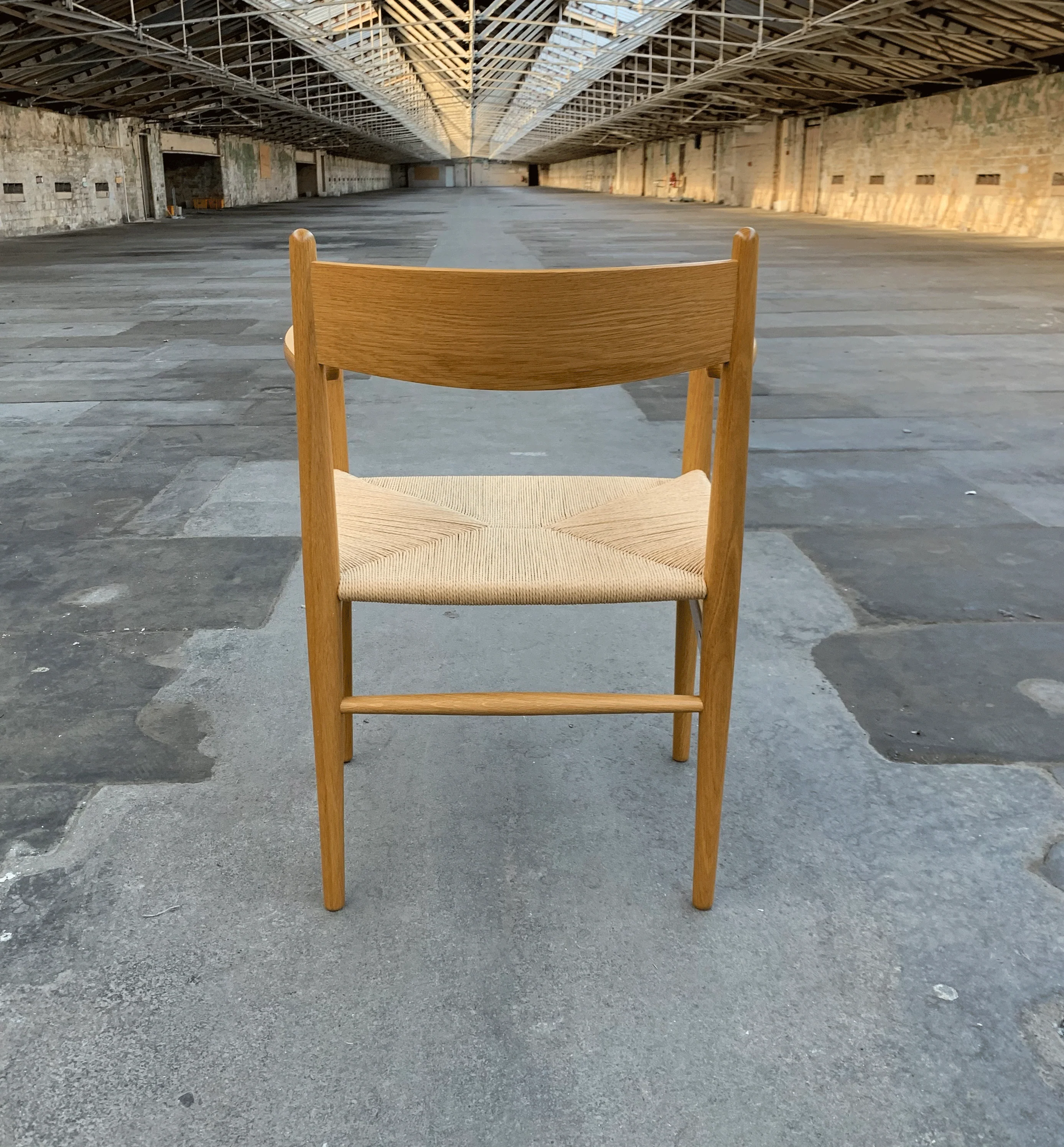 CH37 dining armchair in lacquered oak - Hans J. Wegner, 1962 (made by Carl Hansen & Son) - Image 7
