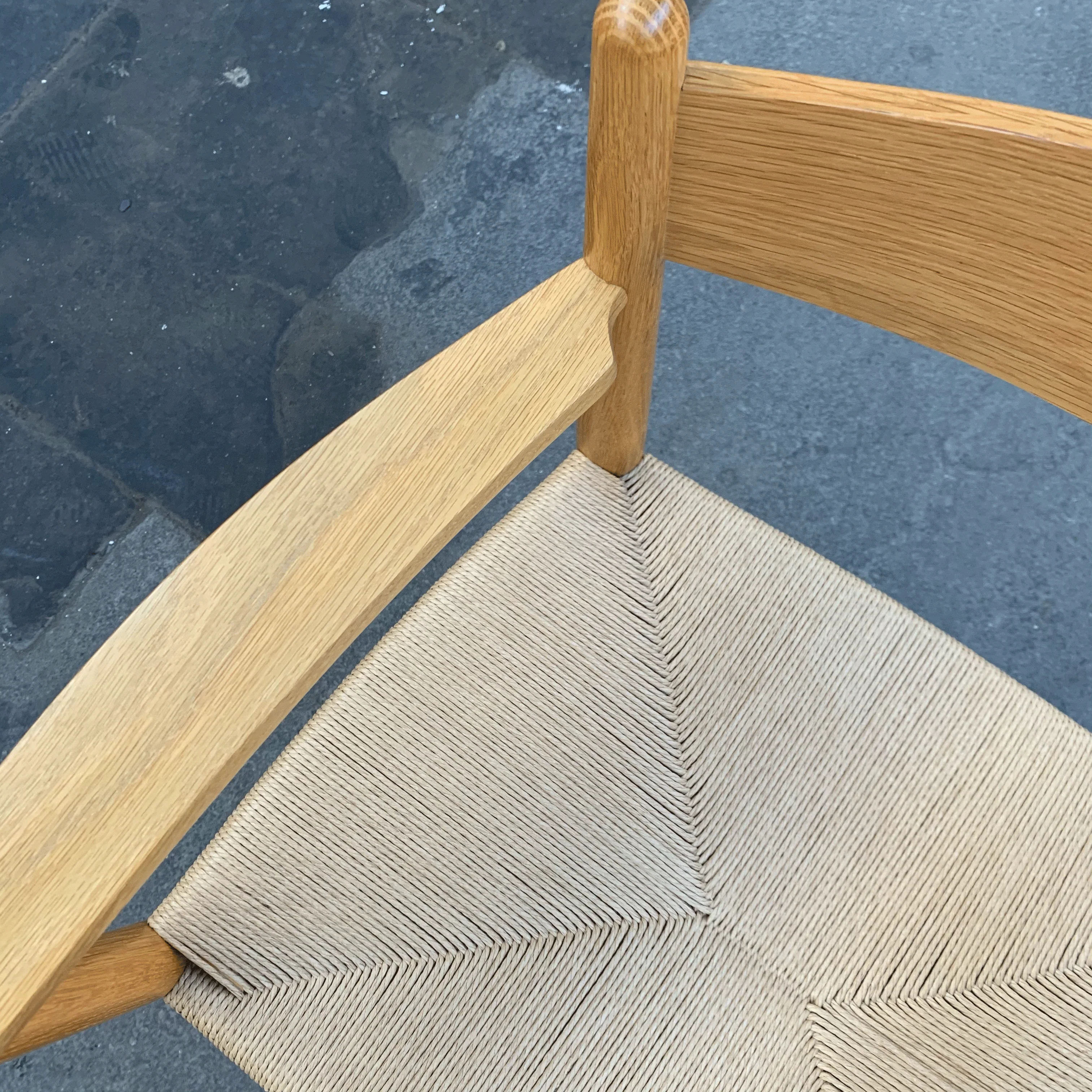 CH37 dining armchair in lacquered oak - Hans J. Wegner, 1962 (made by Carl Hansen & Son) - Image 8