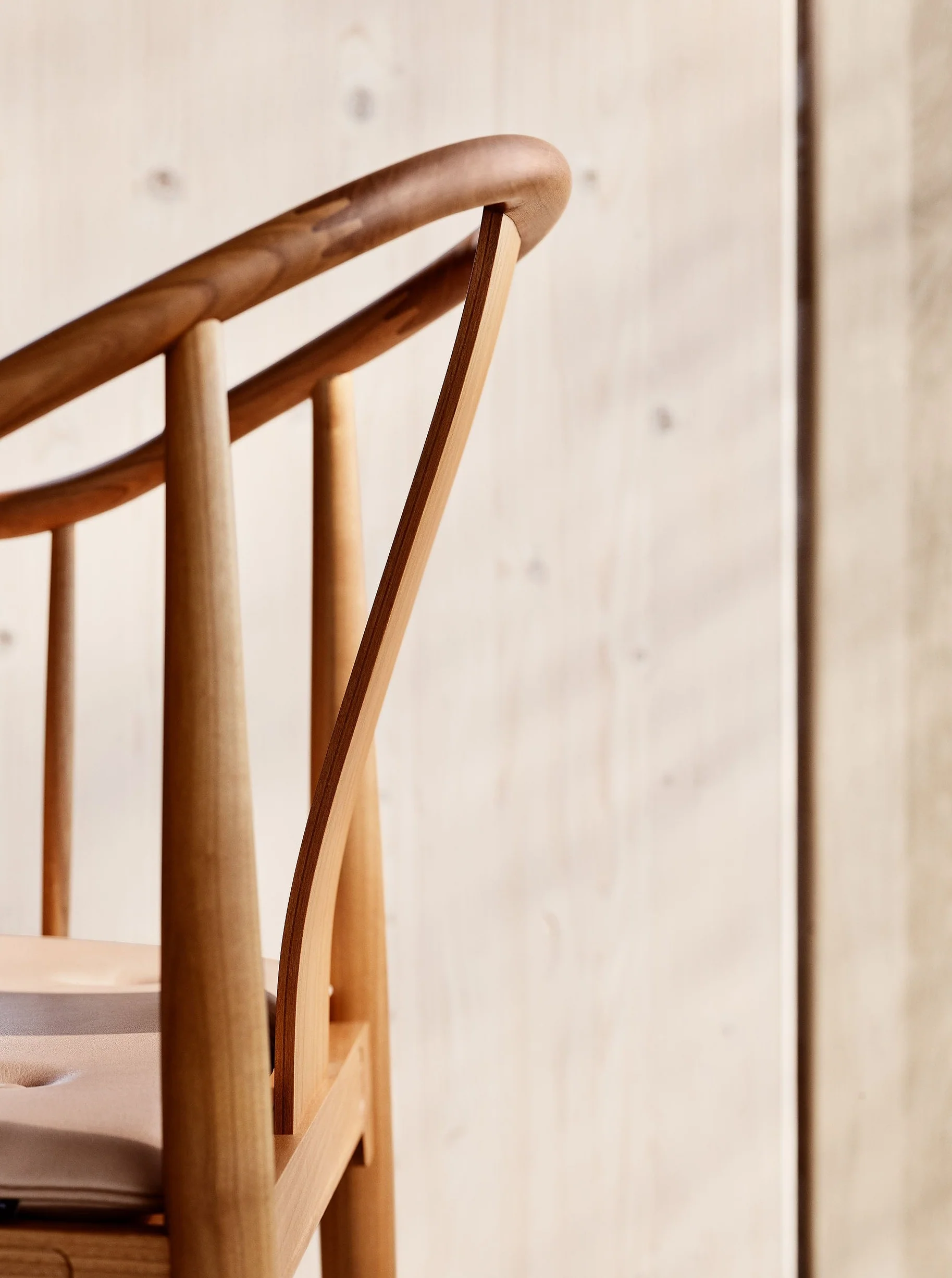 China Chair - 80th anniversary numbered edition of 80 chairs - des. Hans J. Wegner, 1944, made by Fritz Hansen - Image 5