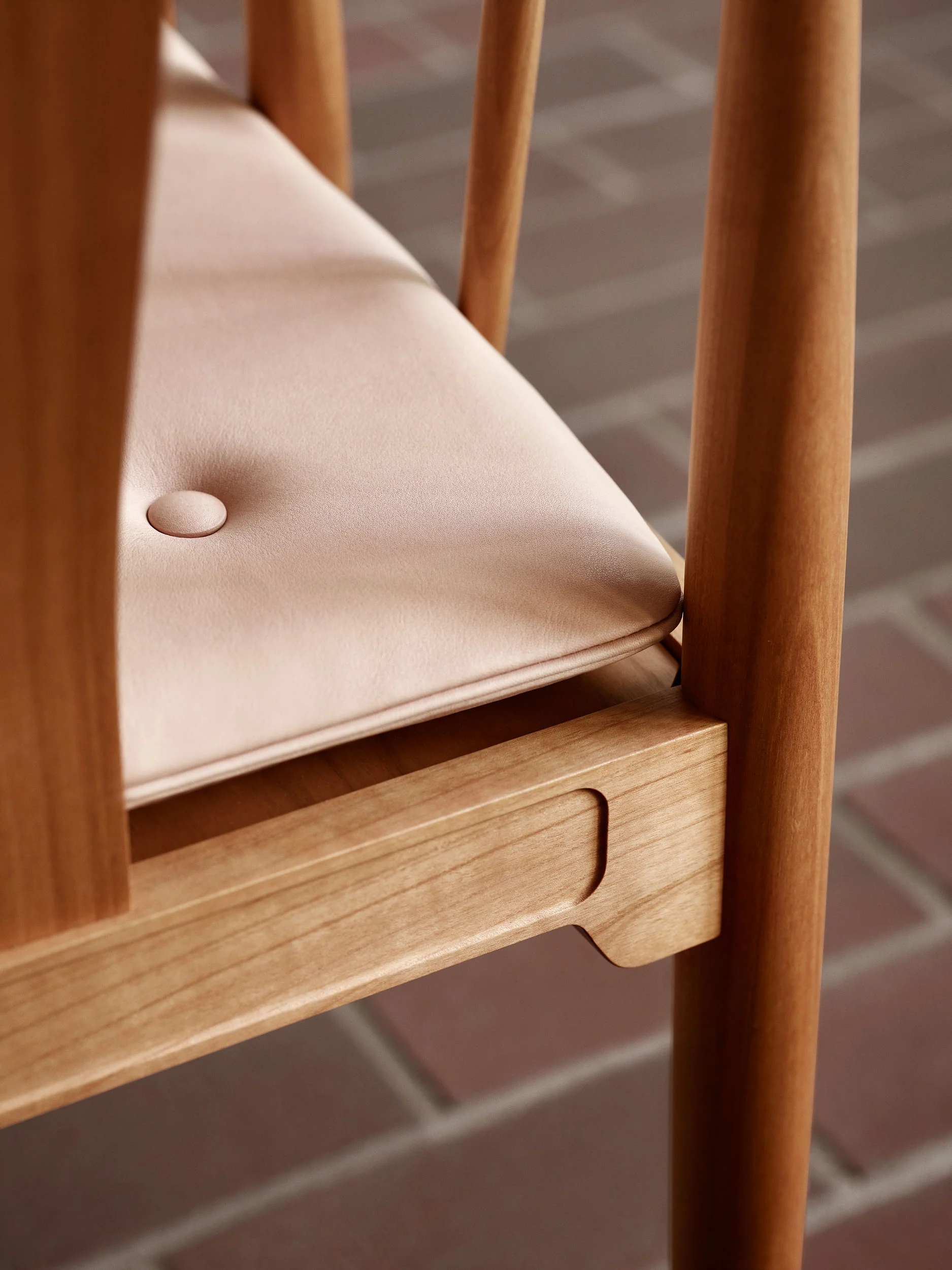 China Chair - 80th anniversary numbered edition of 80 chairs - des. Hans J. Wegner, 1944, made by Fritz Hansen - Image 8