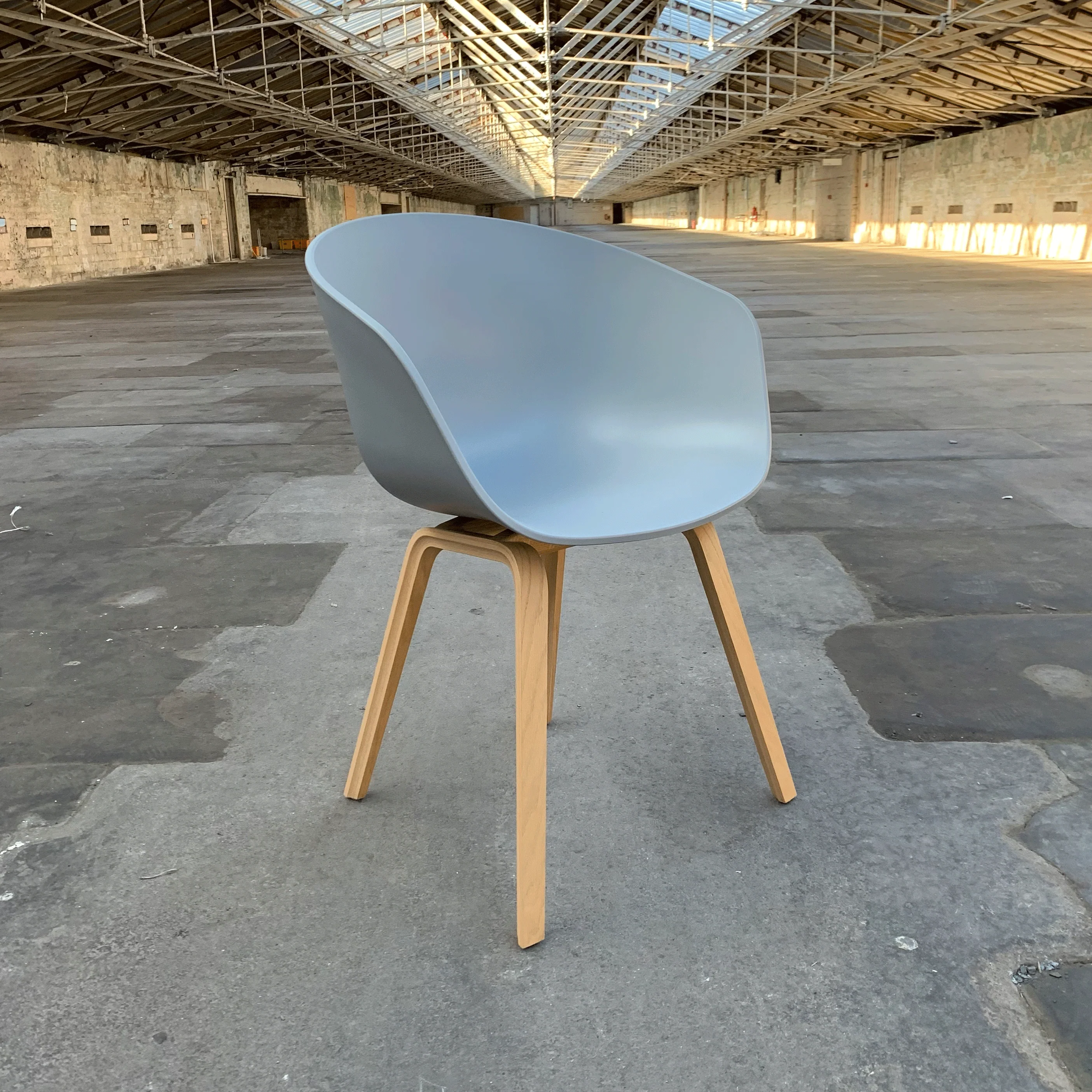 About a Chair AAC22 in concrete grey - des. Hee Welling (made by Hay) - Image 2