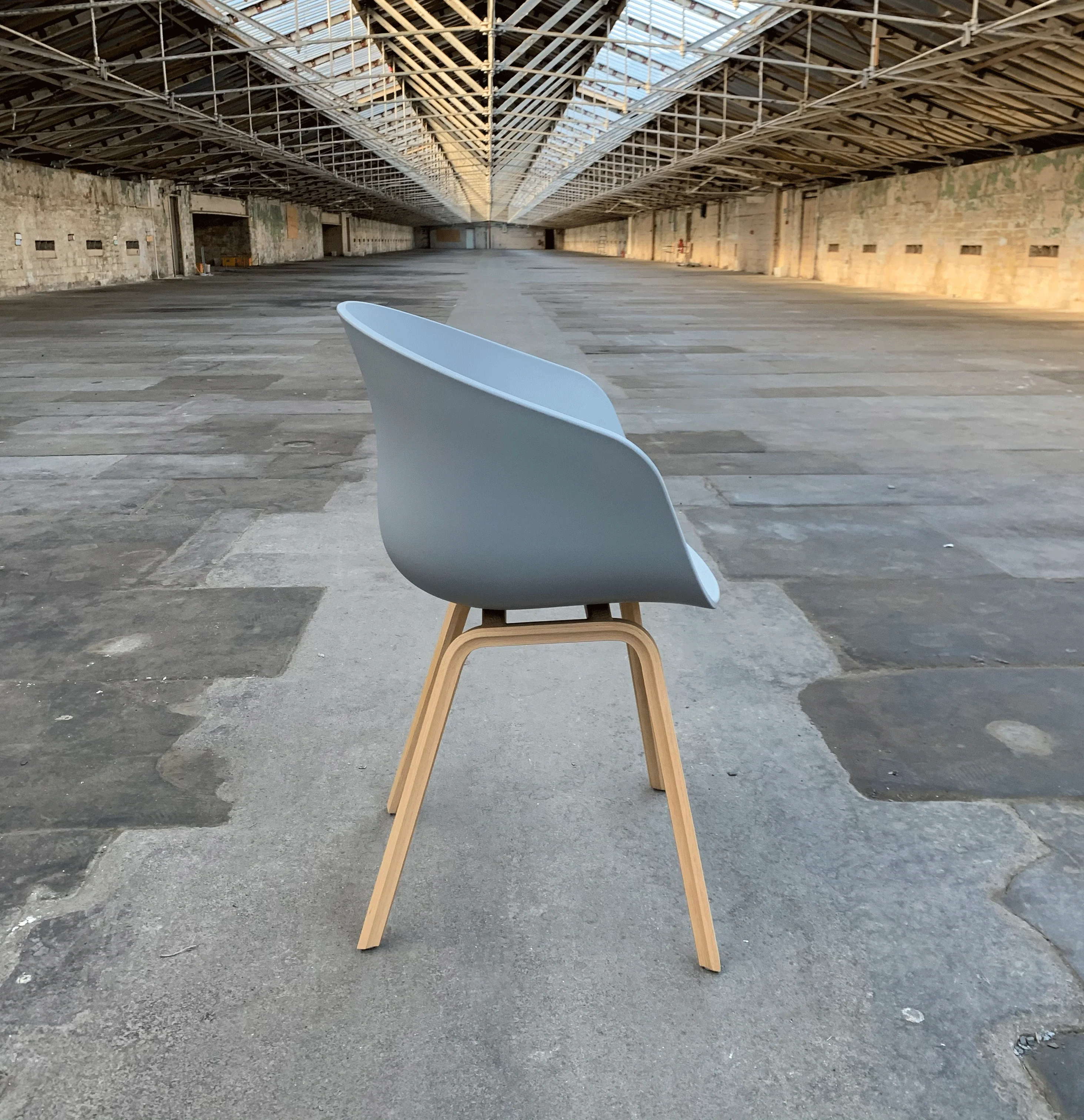 About a Chair AAC22 in concrete grey - des. Hee Welling (made by Hay) - Image 3
