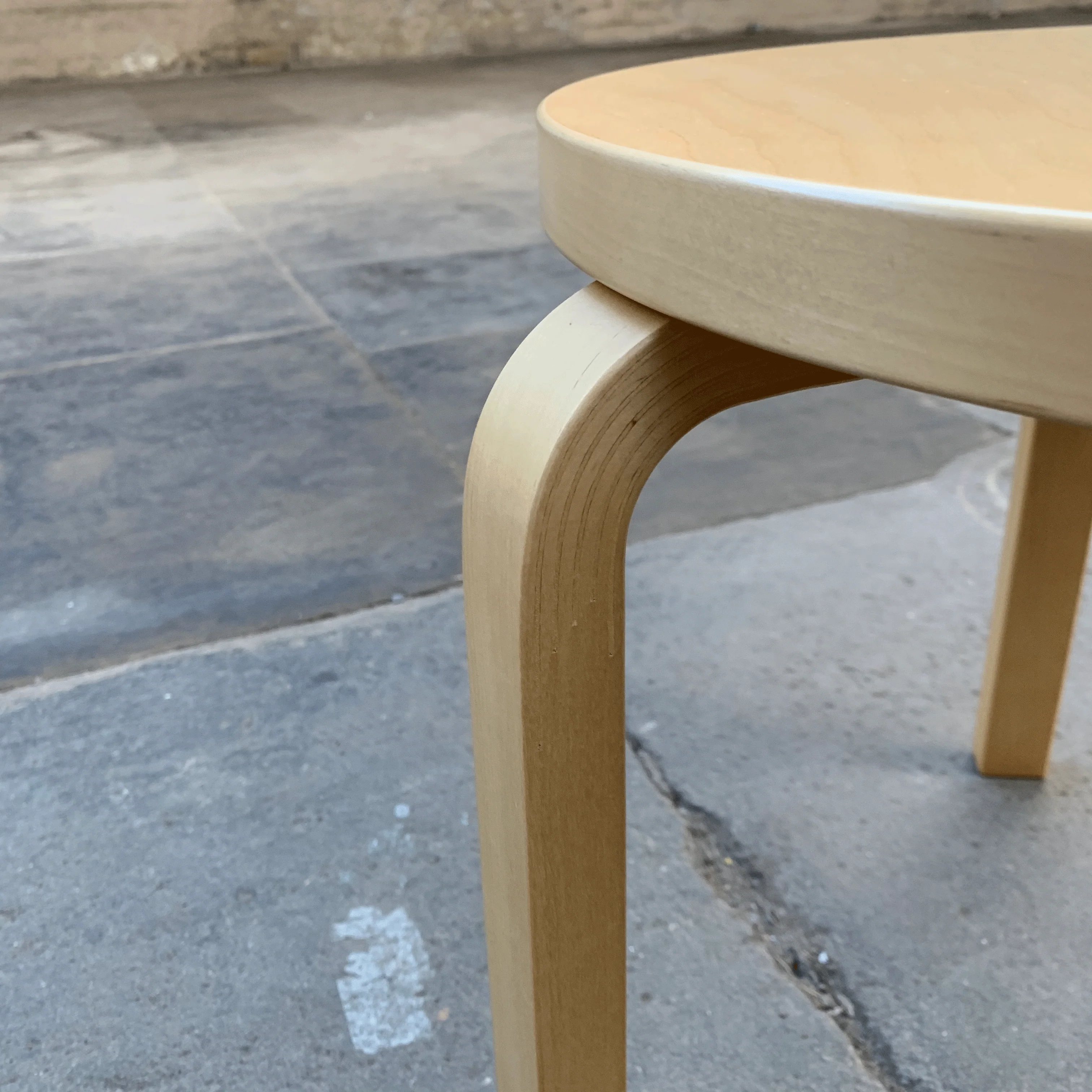 90D Table des Alvar Aalto, 1935 by Artek - Image 5