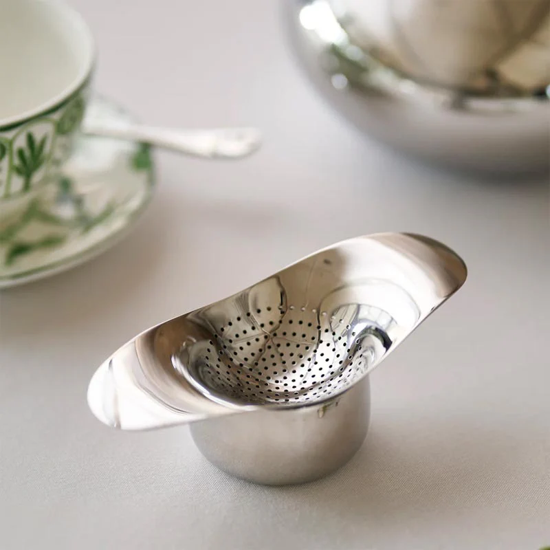 Drift tea strainer & bowl by Robert Welch - Image 3