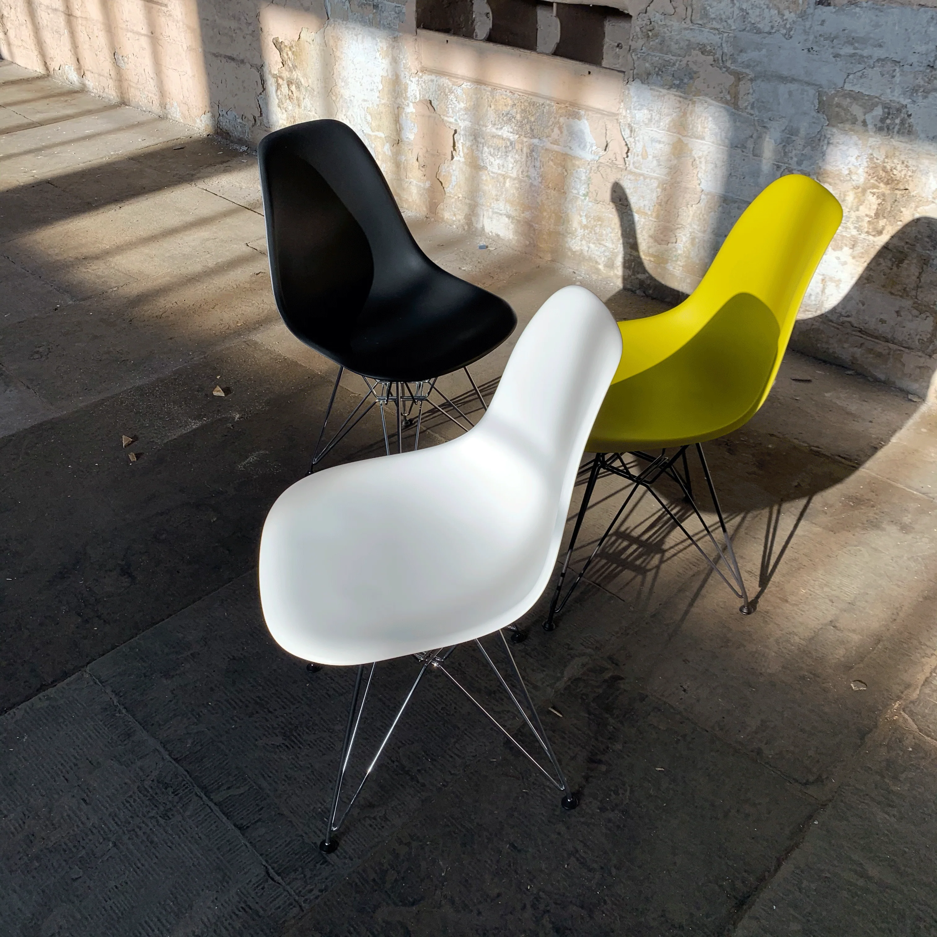 DSR RE Plastic Side Chair des. C&R Eames, 1950 - black shell, chrome legs (made by Vitra) - Image 5