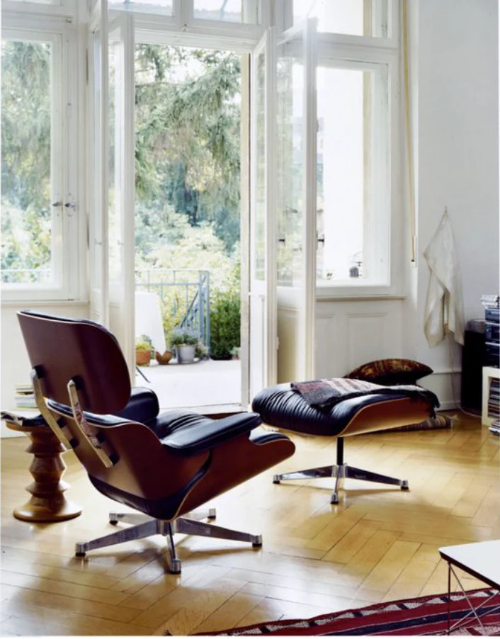 Lounge Chair and Ottoman in cherry - des. Charles and Ray Eames, 1956 (made by Vitra) - Image 3