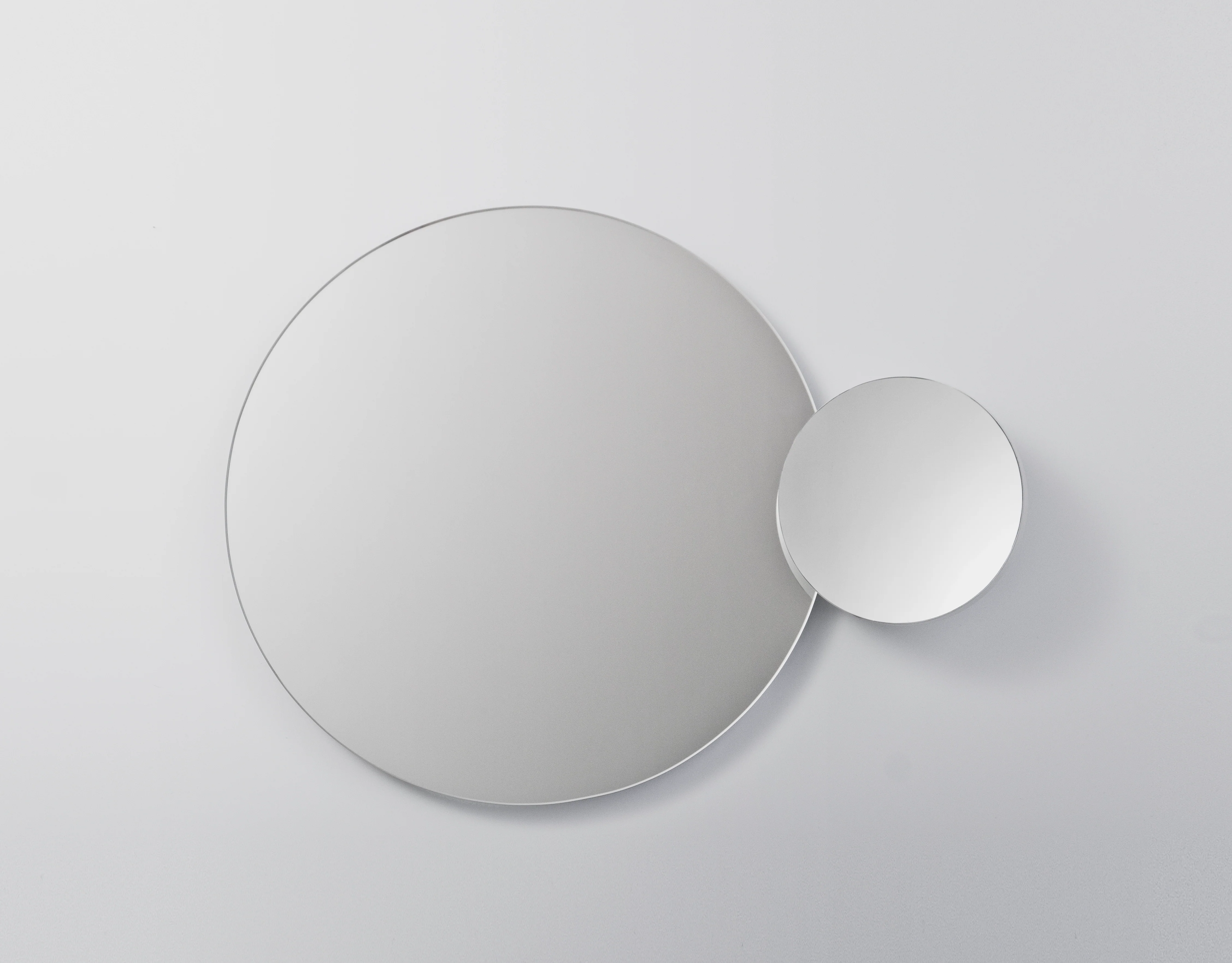 Eclipse mirror - white - des. Lincoln Rivers for Wireworks - Image 6