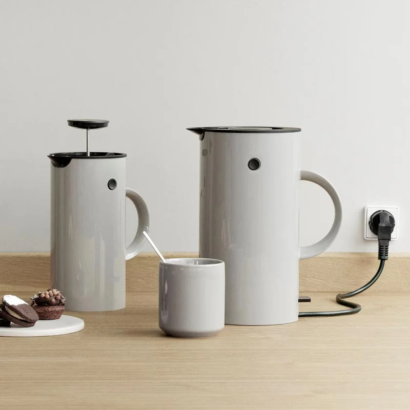 EM77 Electric kettle  -  Light grey, 1.5 litres - des. Erik Magnussen for Stelton - Image 2