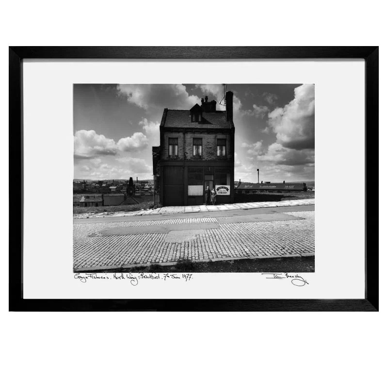 Gray's Fisheries, North Wing, Bradford, 7th June 1977 by Ian Beesley - signed framed print - Image 5