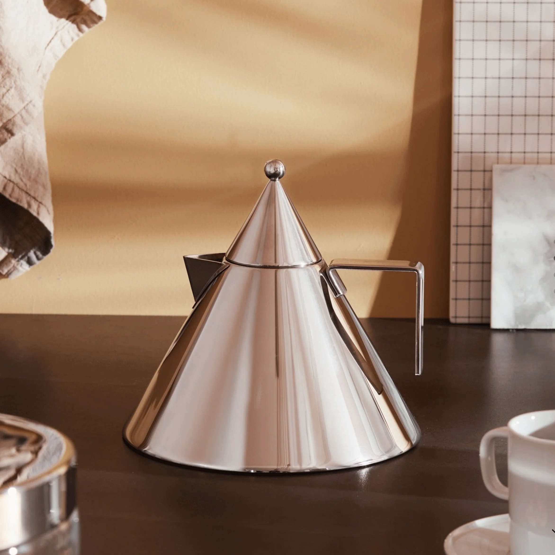 Il Conico Kettle - des. Aldo Rossi (made by Alessi) - Image 4