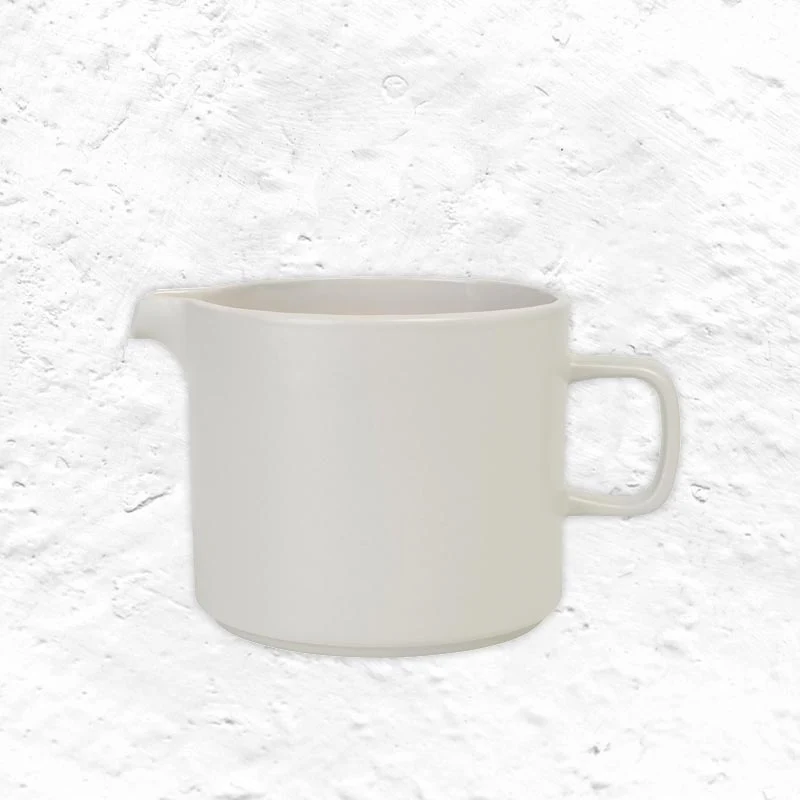 PILAR Jug - 1000ml - Moonbeam - des. Nina Thöming for blomus