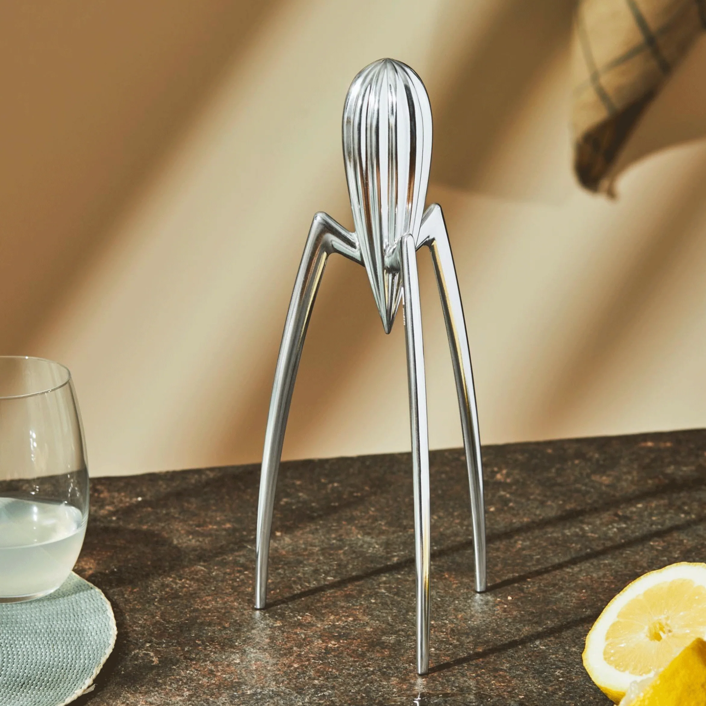 Juicy Salif citrus squeezer des. Phillipe Stark , 1990 (made by Alessi) - Image 3