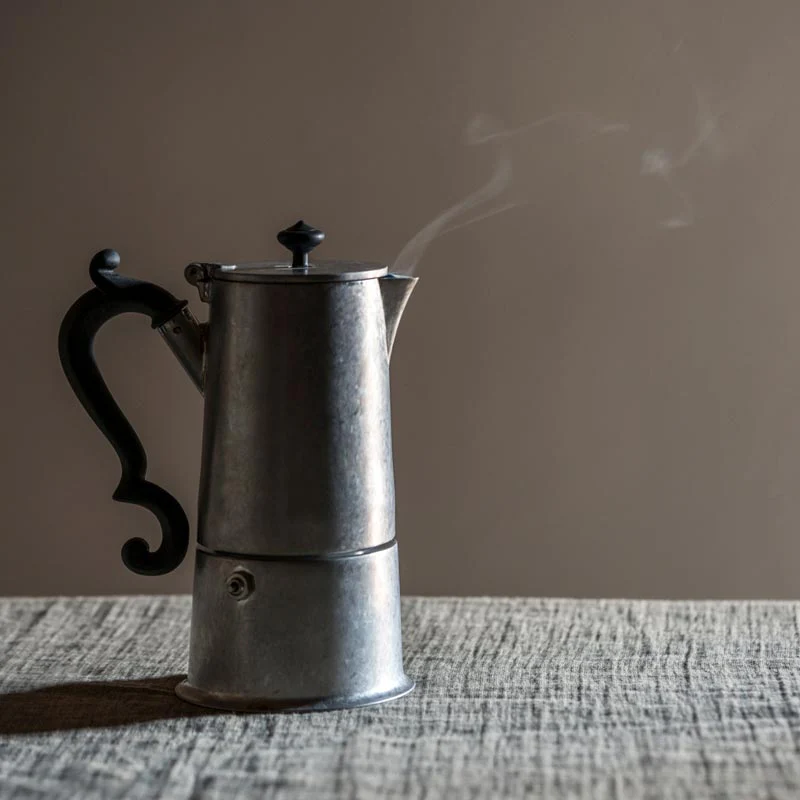 Lady Anne 4 Cup Aluminium Coffee Pot des. Lara Caffi for knIndustrie - Image 2
