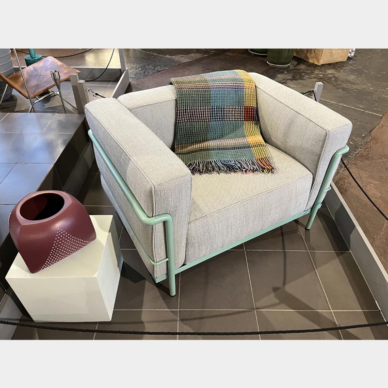 LC3 - 3 Fauteuil Grand Comfort Armchair - Eremo Pe - des. Le Corbusier, Pierre Jeanneret & Charlotte Perriand, (1965) - by Cassina