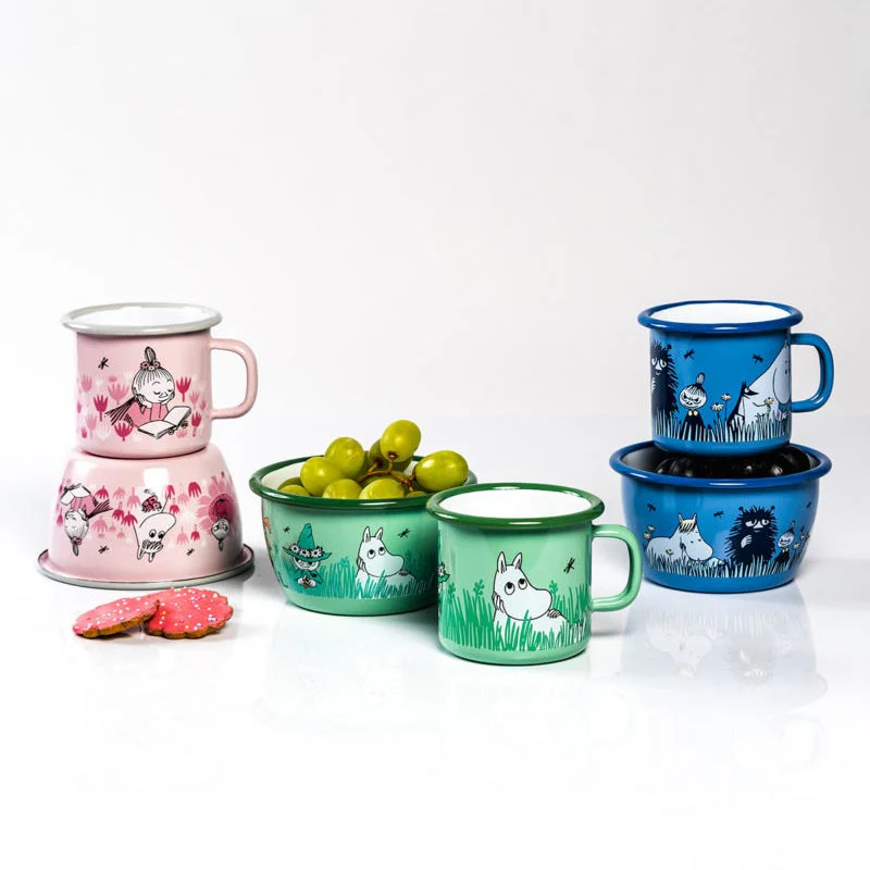 Moomin Enamel Mug - In the garden, girls - by Muurla - Image 6