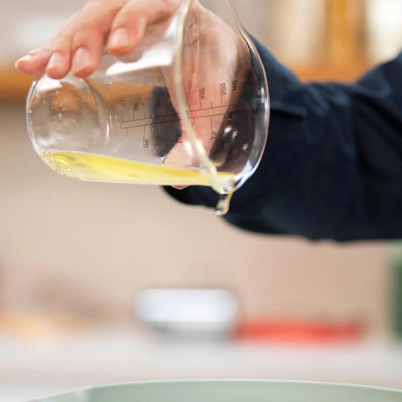 Measuring Jug 'Chef It' - 500ml Glass with Lid - Nordic Sage - by Mepal - Image 5