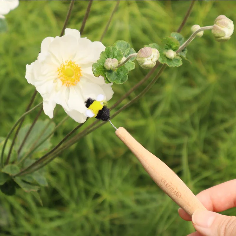 Pollination Wand by Kikkerland - Image 3