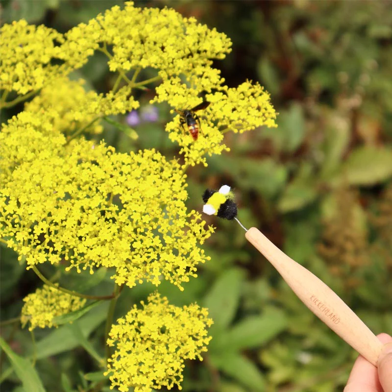 Pollination Wand by Kikkerland - Image 4