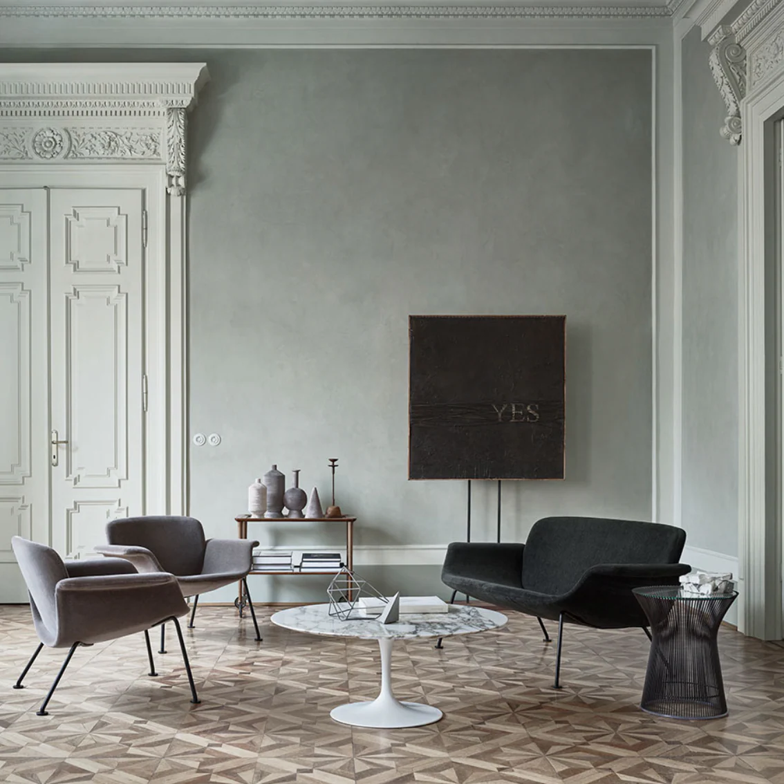 Saarinen Tulip Low Oval Side Table, Marble - des. Eero Saarinen, 1957, made by Knoll Studio - Image 2