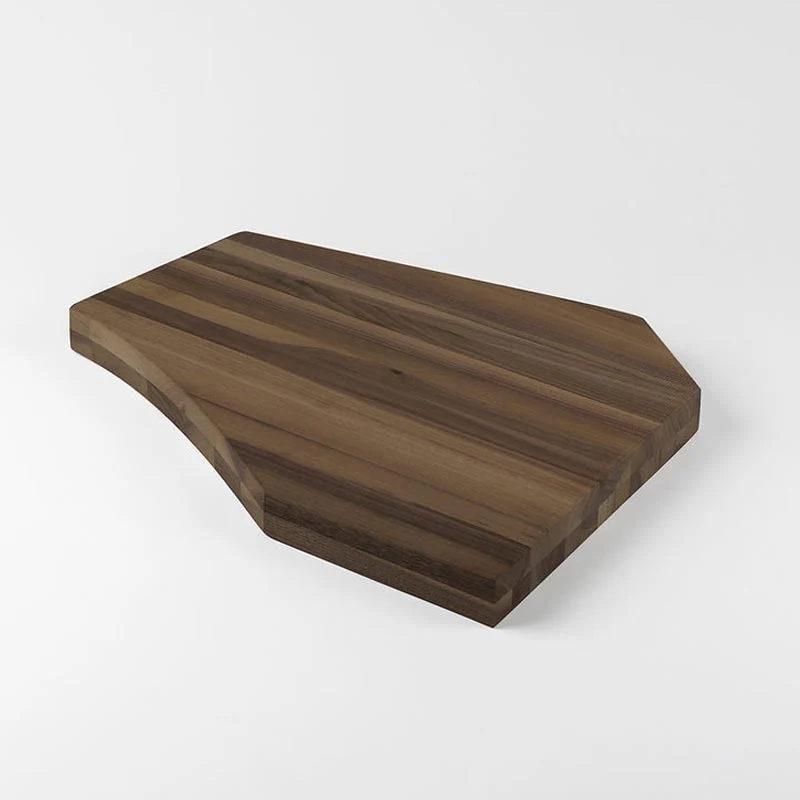 Scultura Walnut Wood Chopping Board, 40cm x 30cm, des.  Sirine Graiaa for knIndustrie - Image 4