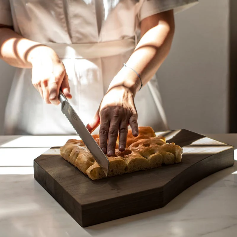 Scultura Walnut Wood Chopping Board, 40cm x 30cm, des.  Sirine Graiaa for knIndustrie - Image 5