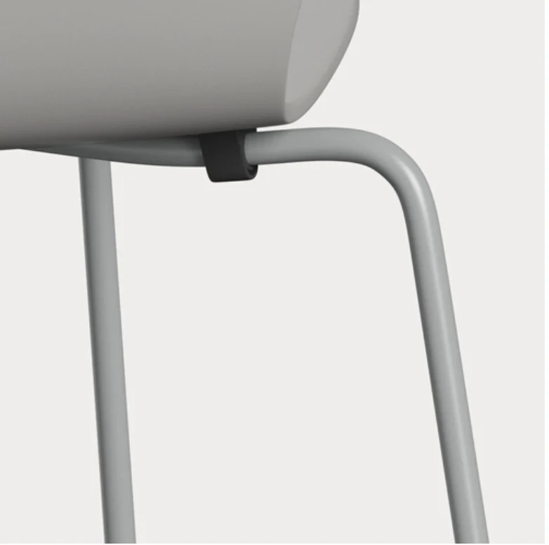 Series 7 Chair des. Arne Jacobsen, 1955 - Nine Grey Laquered / Nine Grey Base - made by Fritz Hansen - Image 6