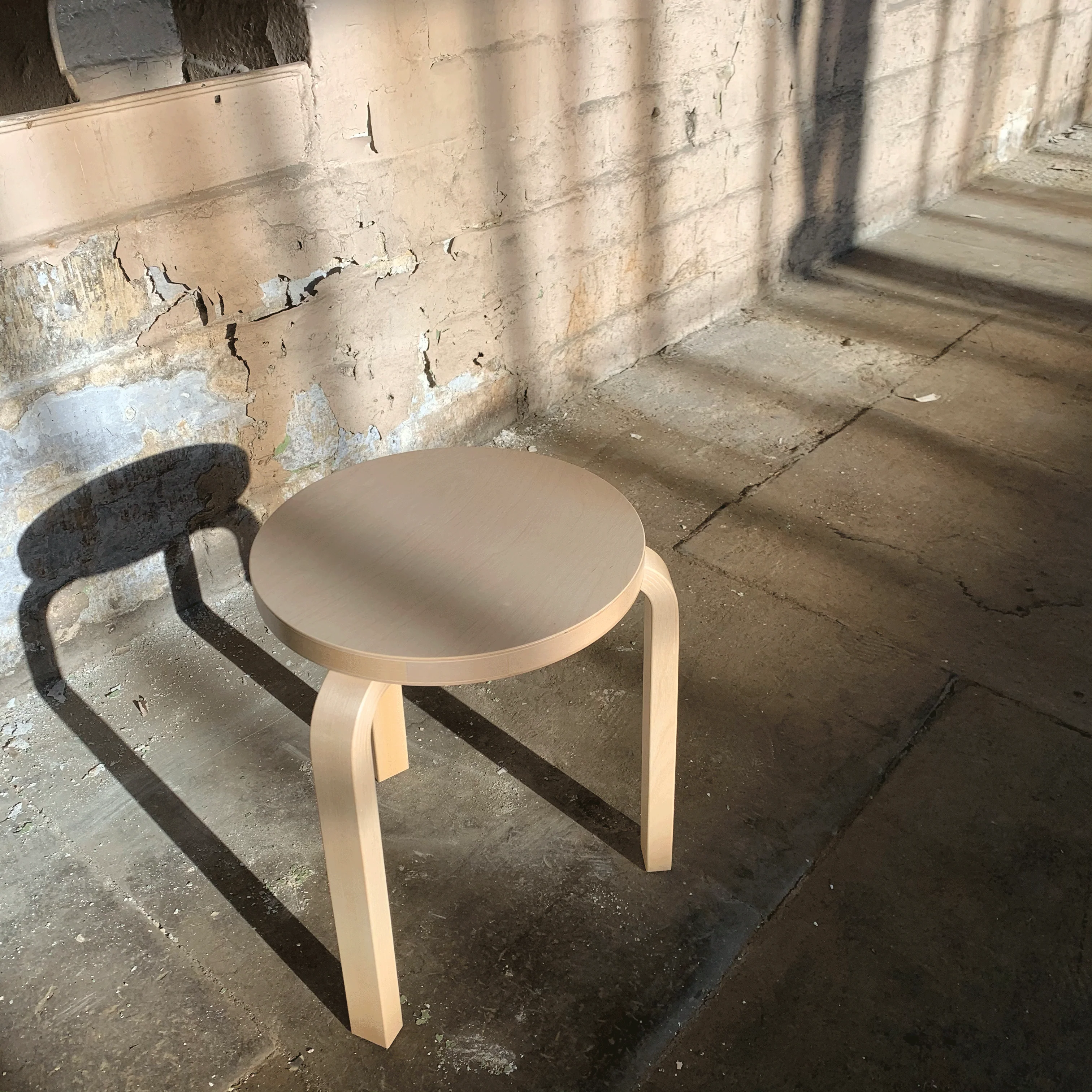 Stool 60 des Alvar Aalto, 1933 (made by Artek) - Image 4
