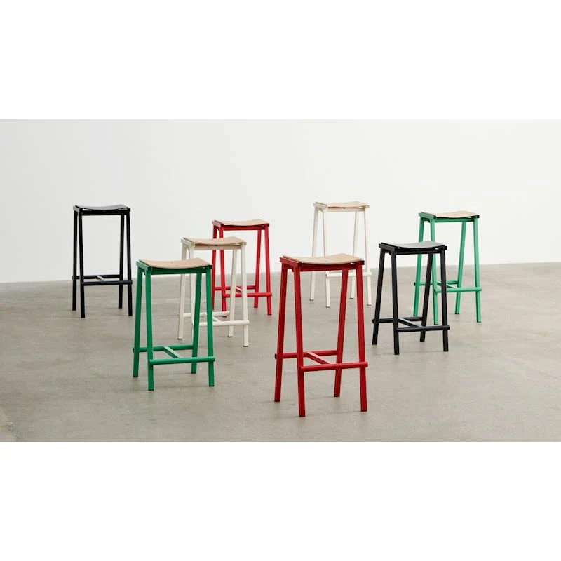 Taburete 8 Bar Stool - Low - Black Powder Coated Base / Black Lacquered Oak Veneer Seat, des. Marc Morro for HAY - Image 4