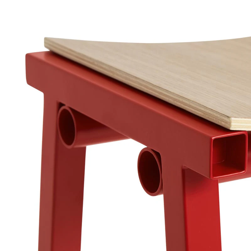 Taburete 8 Bar Stool - Low - Signal Red Powder Coated Base / H65 Water-Based-Lacquered Oak Veneer Seat, des. Marc Morro for HAY - Image 2